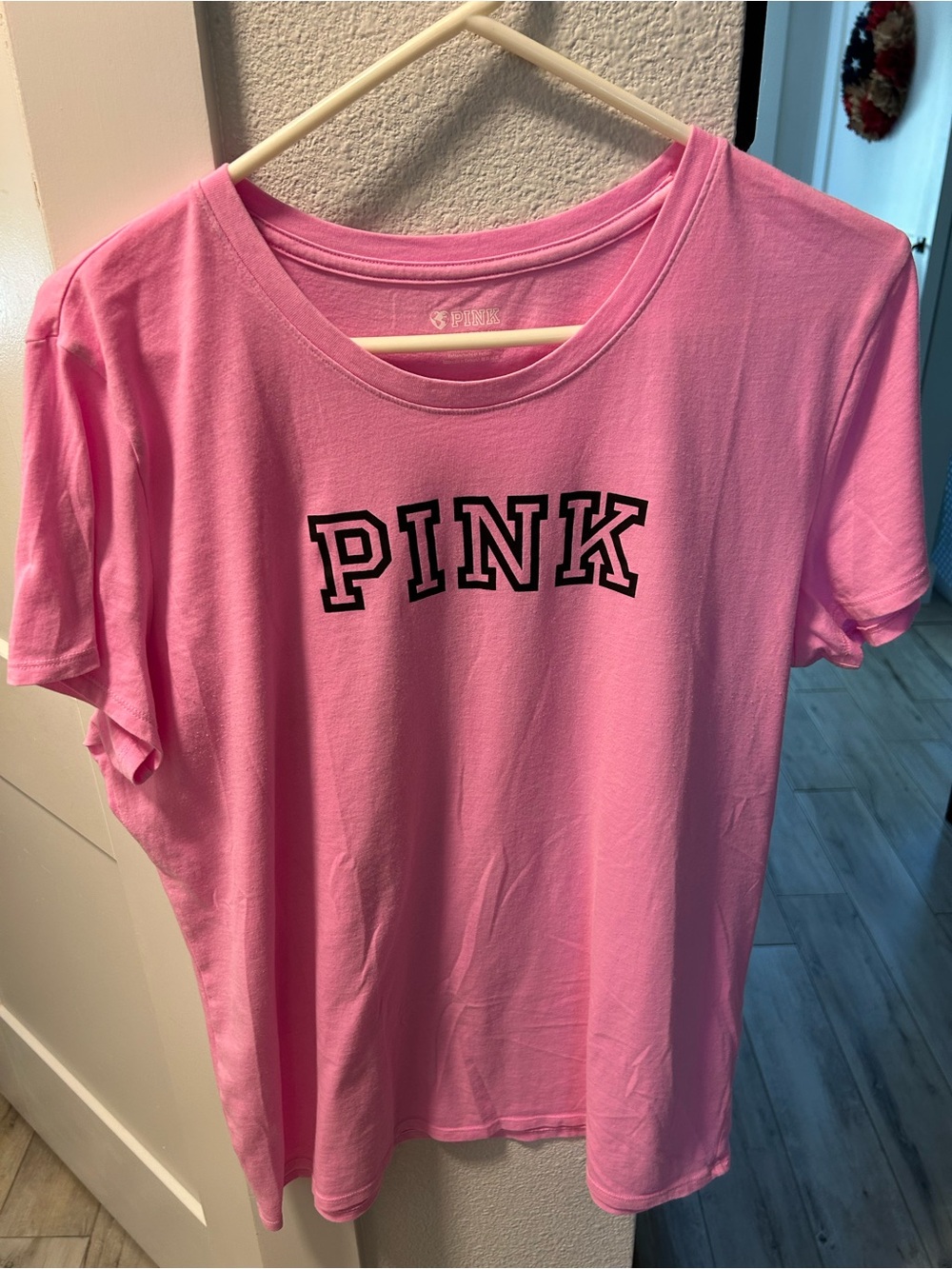 PINK Victoria's Secret Short-Sleeve Logo Tee in Bubblegum Pink